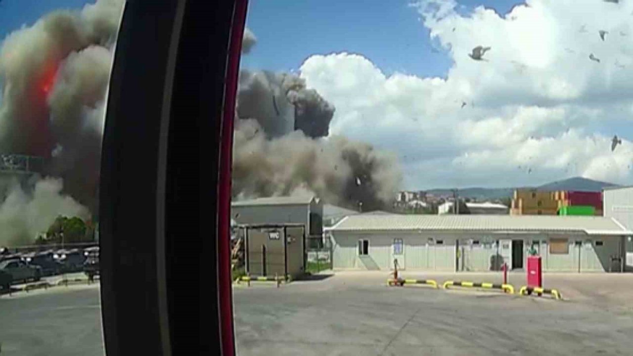 Derince’deki patlama güvenlik kamerasına yansıdı