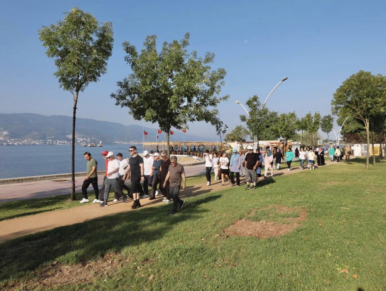 Sağlık için yürüdüler