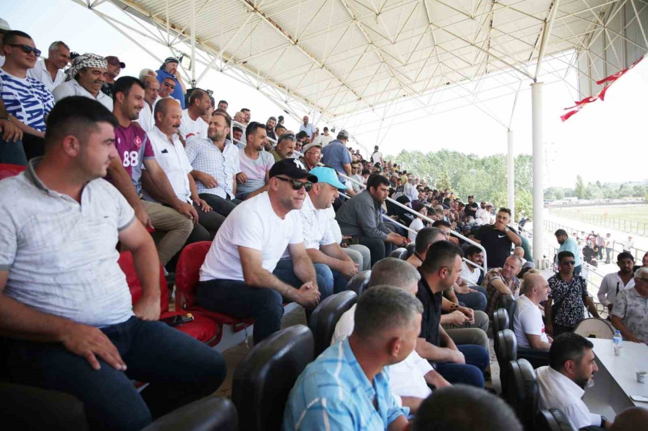 Kütahya’da Rahvan At Yarışları