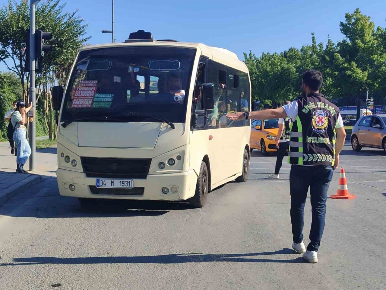 Muayenesiz minibüs kullanan sürücü ‘Gün bulamıyorum’ diyerek cezaya itiraz etti