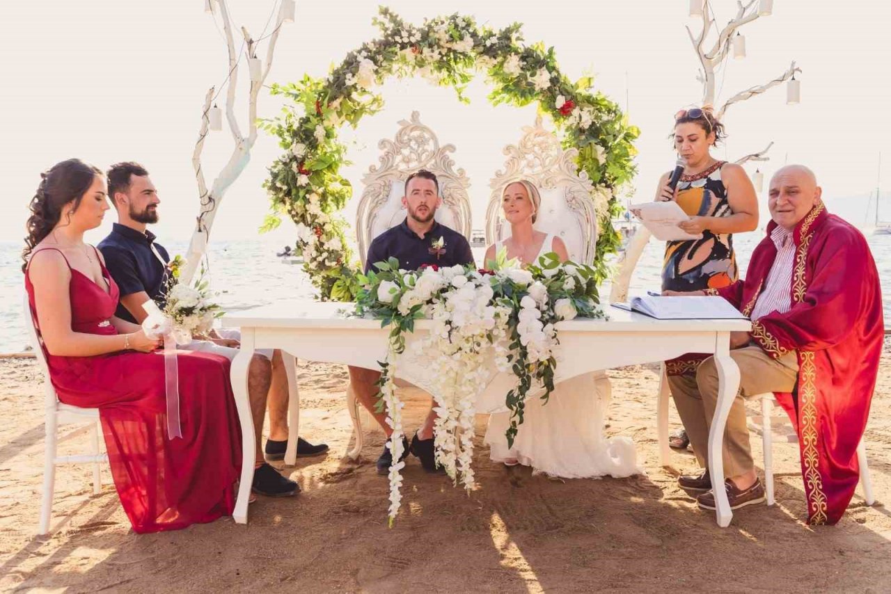 Marmaris’te 7 ayda 415 çift dünya evine girdi