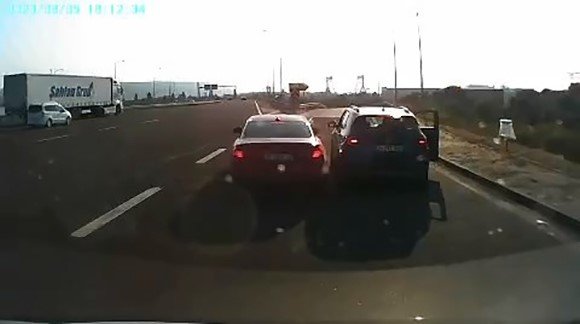 Otobanda tehlikeli kovalamaca