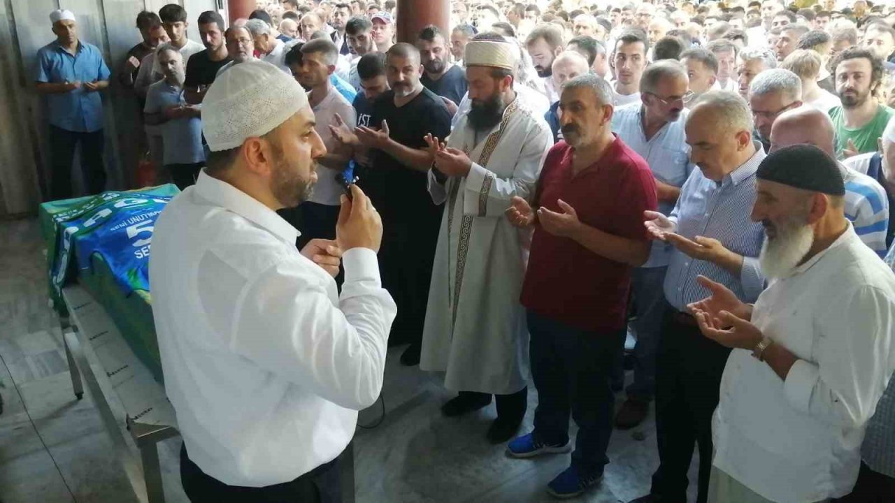 14 günlük yaşam mücadelesini kaybeden genç son yolculuğuna uğurlandı