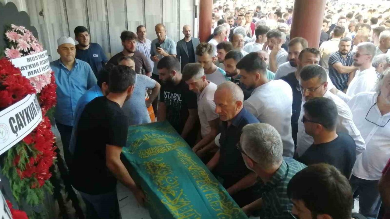 14 günlük yaşam mücadelesini kaybeden genç son yolculuğuna uğurlandı