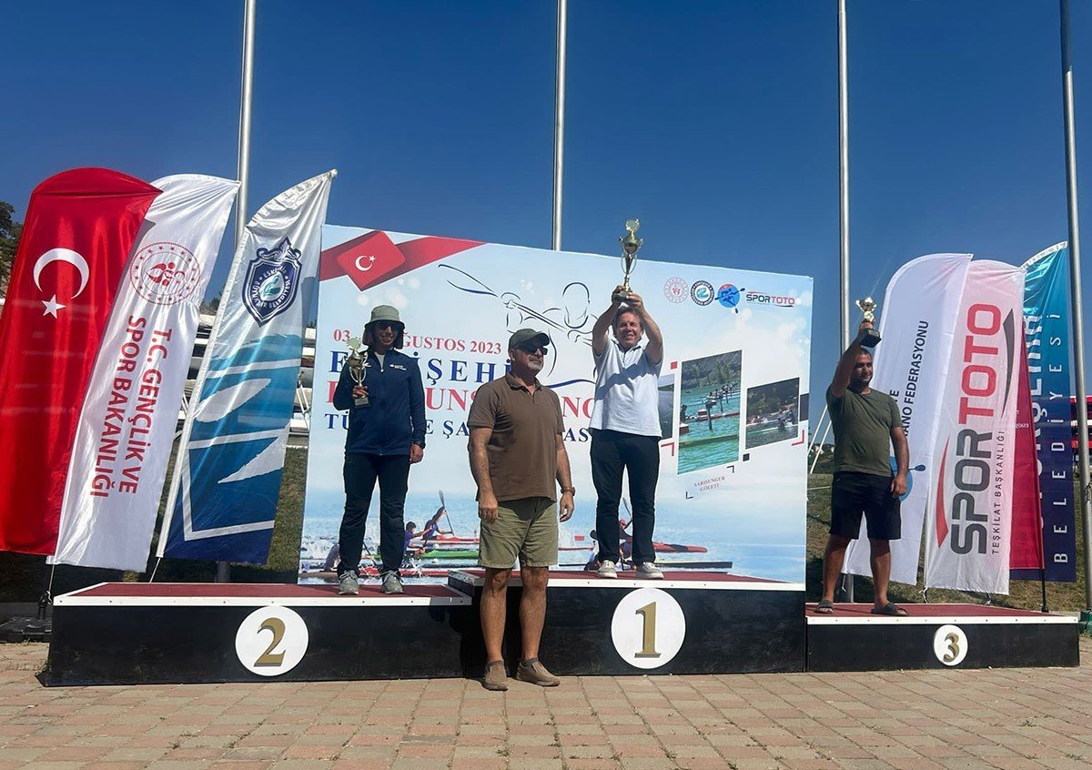 Sakarya Büyükşehir kano takımı şampiyonaya damga vurdu