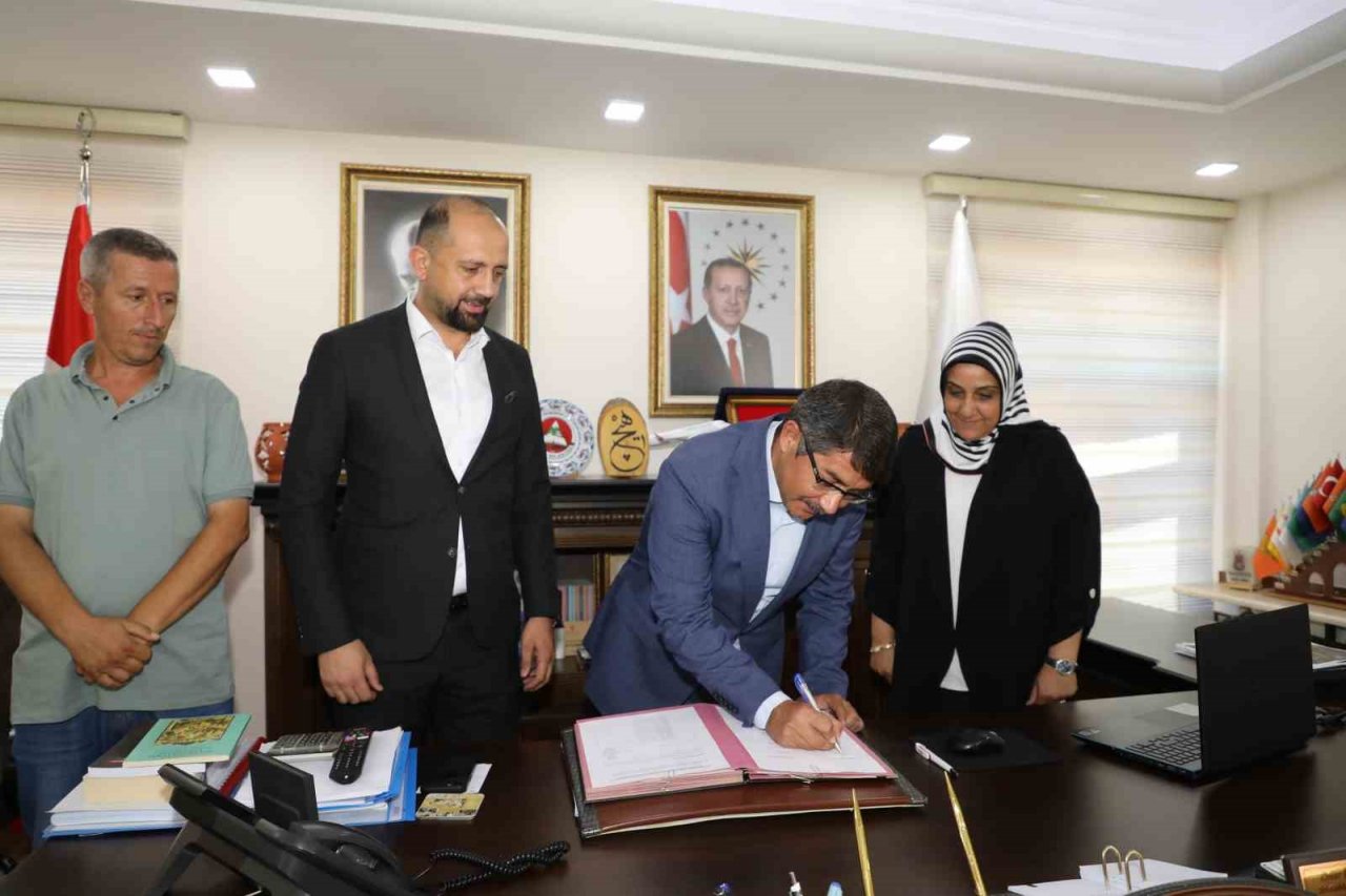 Şehzadeler’de en düşük maaş 15 bin 906 TL oldu