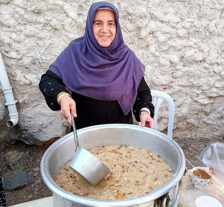 Simav Beyce köyünde geleneksel aşure etkinliği