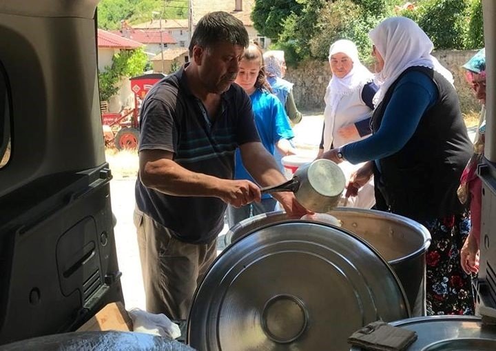 Simav Beyce köyünde geleneksel aşure etkinliği