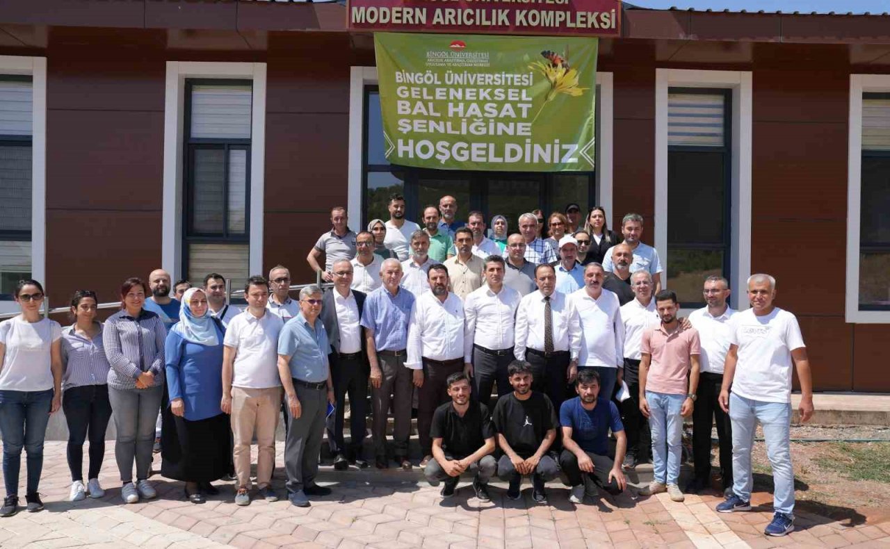 Bir yılda 9 farklı dalda ödül alan dünya birincisi Bingöl balında hasat başladı