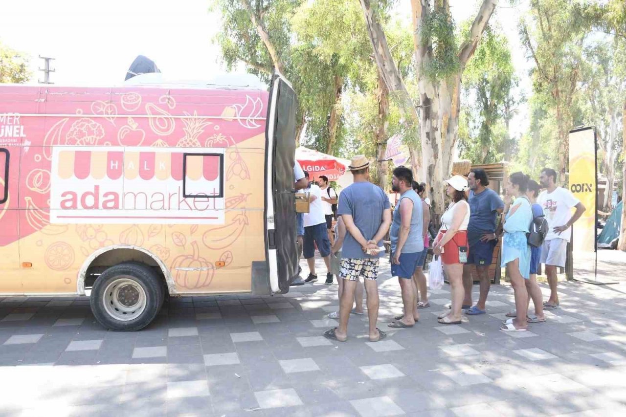 Tatilciler Adamarket ekspres aracını çok sevdi