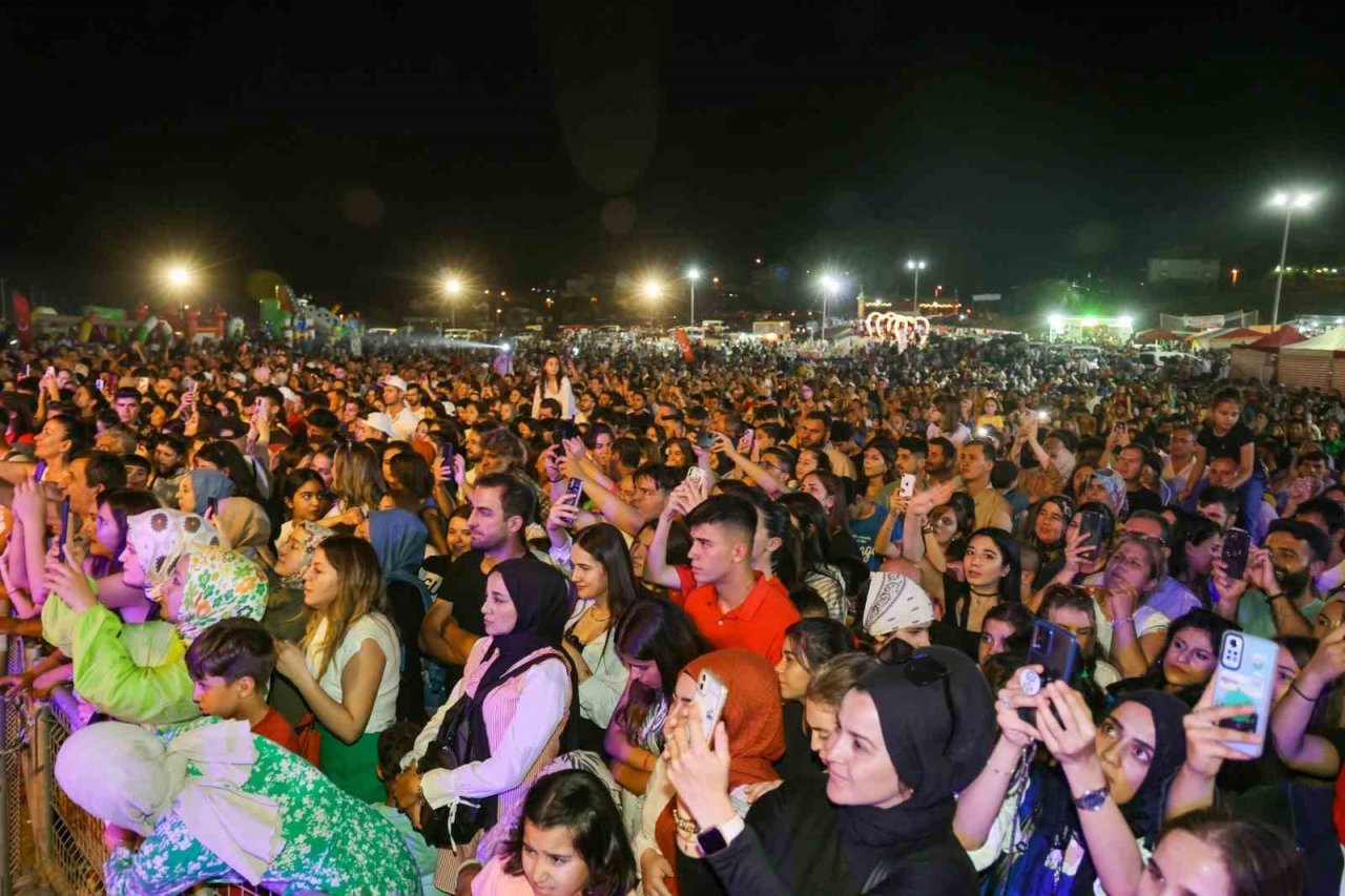 Uşak’ta ikincisi düzenlenen Gurbetçi Festivali sona erdi