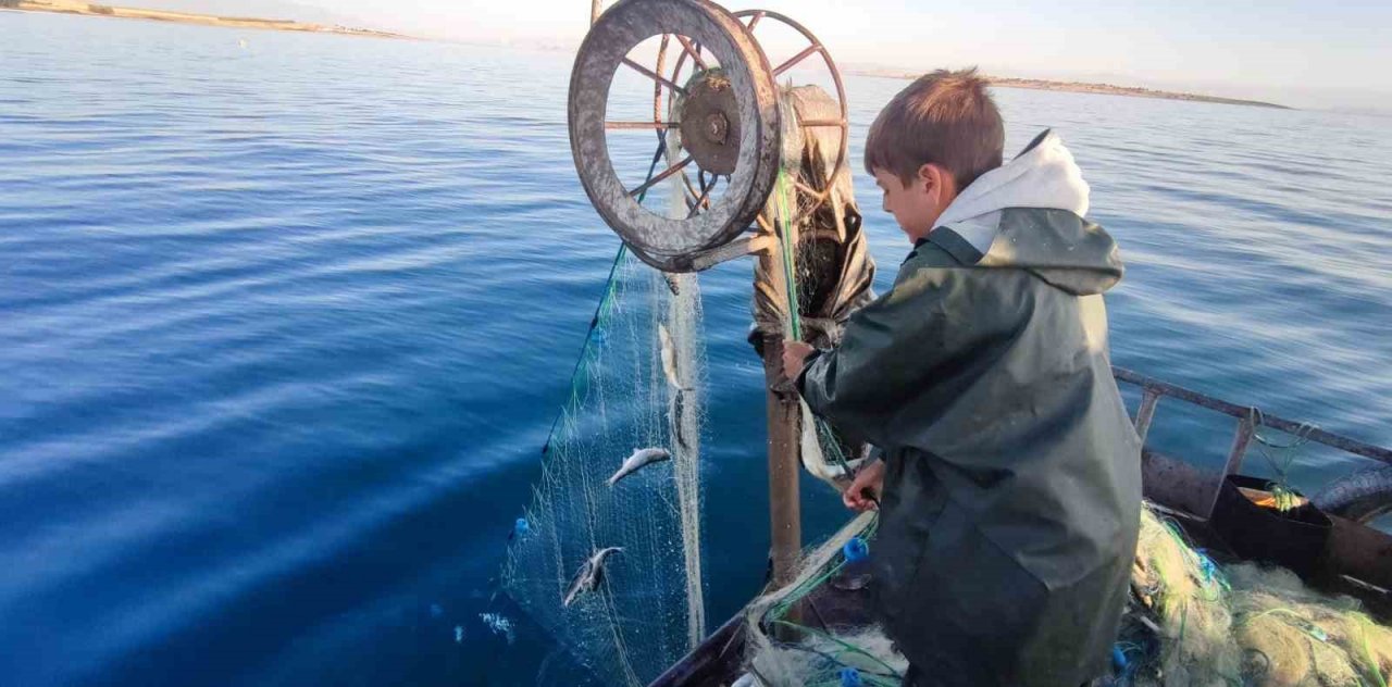 Vanlı balıkçılar sezondan memnun