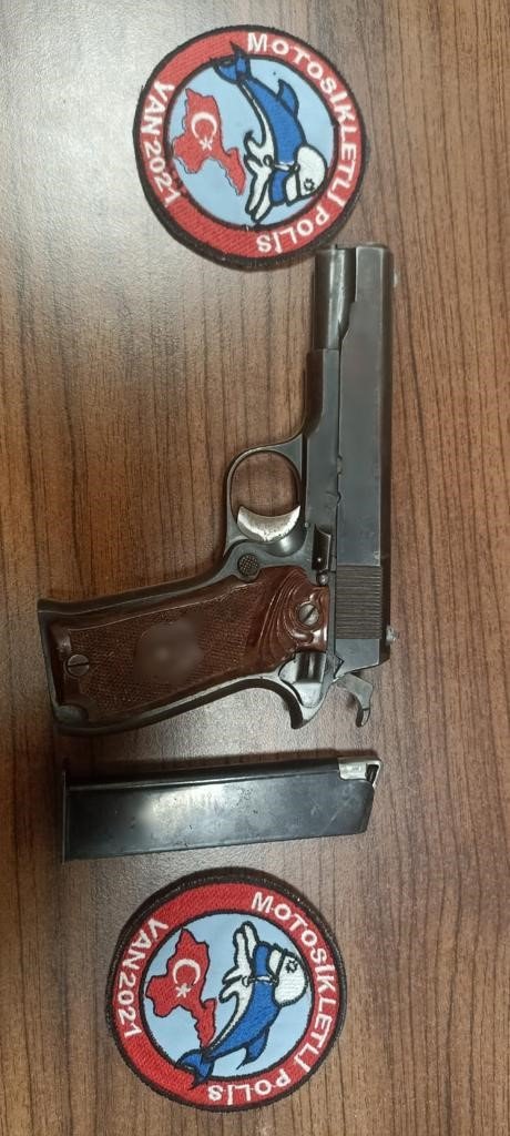 Van’da değişik suçlardan 16 kişi tutuklandı