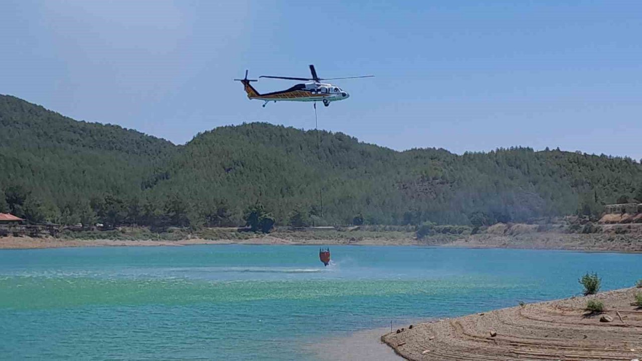 Alevlerin önü kesildi, kontrol altına alınmaya çalışılıyor