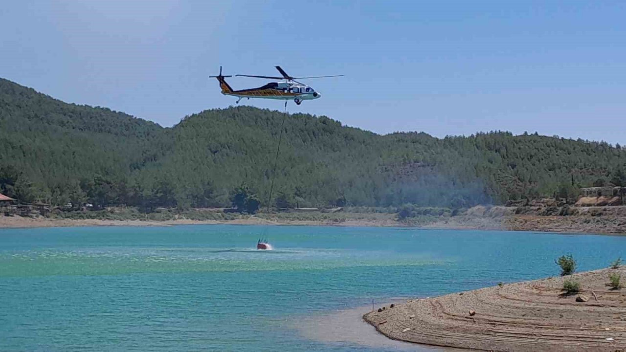 Alevlerin önü kesildi, kontrol altına alınmaya çalışılıyor