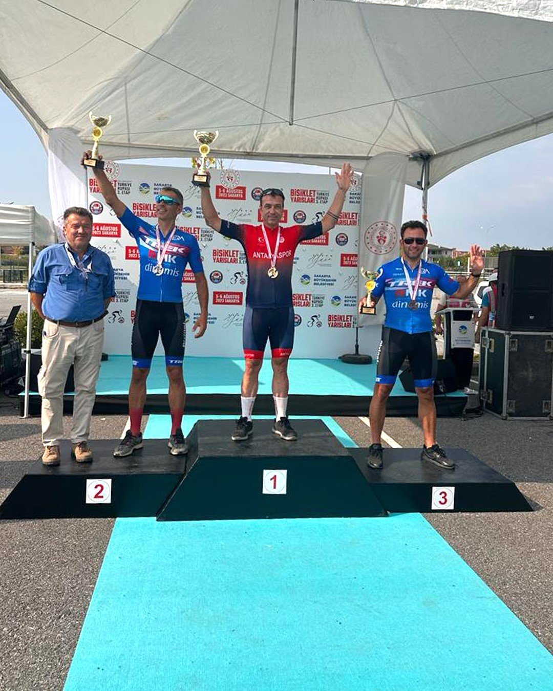 Kırmızı-beyazlı pedaldan Sakarya’da ikide iki