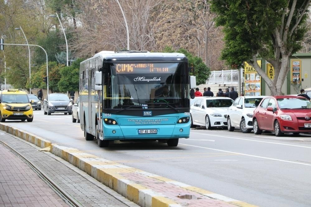Antalya’da toplu taşımayı kullanan kişi sayısı son 2 hafta içerisinde 16 bin kişi arttı