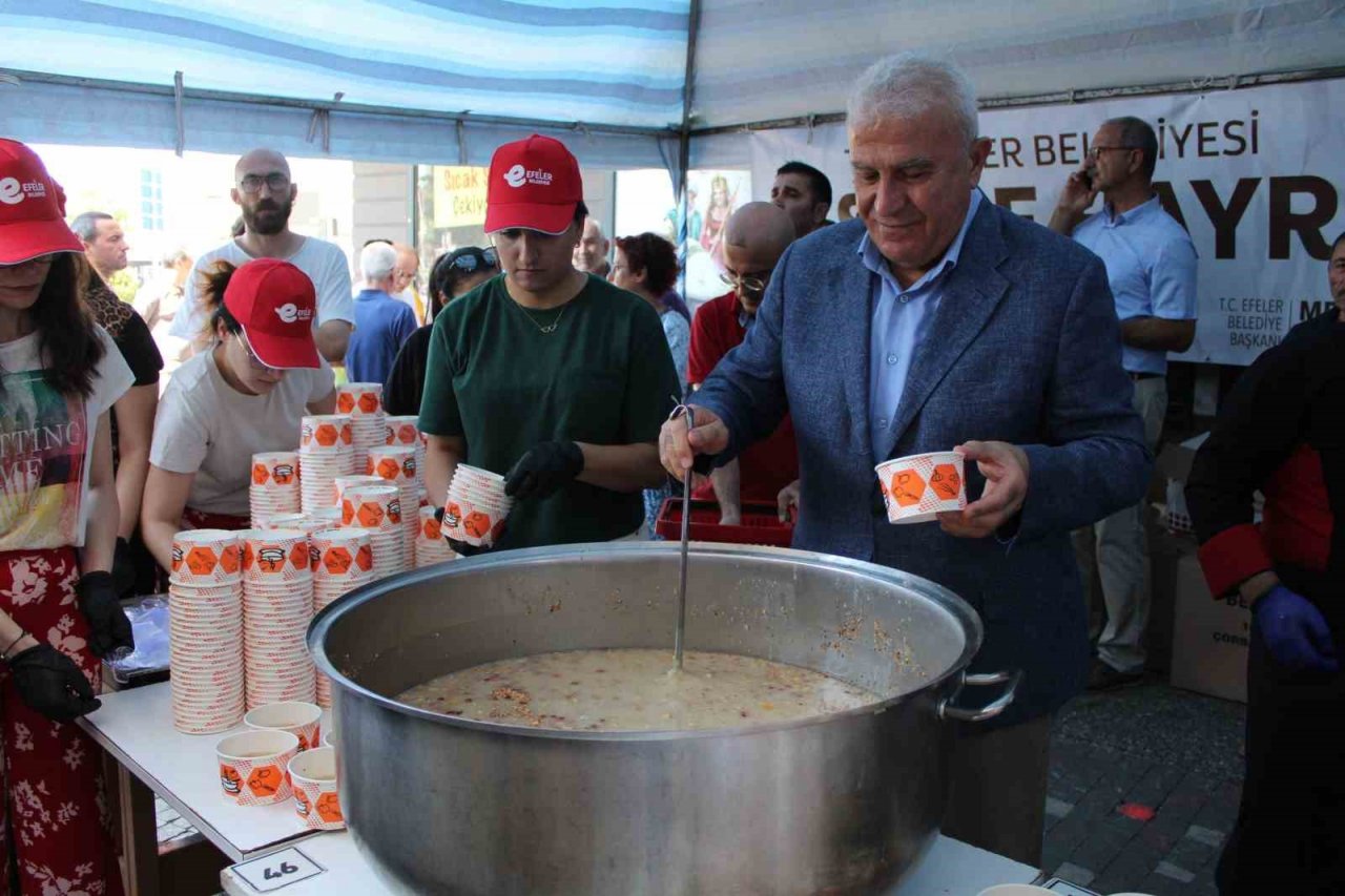 Efeler’den 8 bin kişilik aşure hayrı