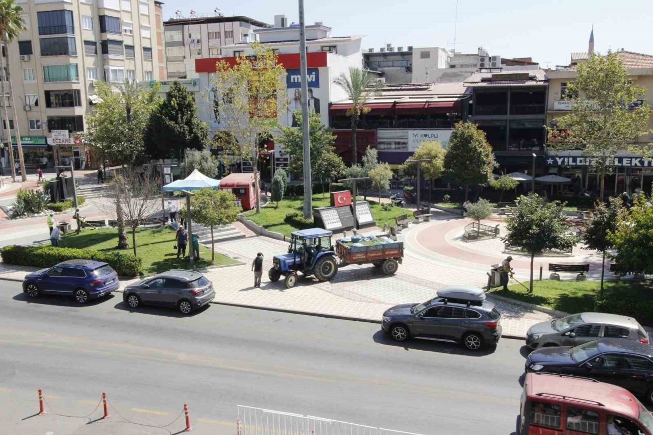 Nazilli Belediyesi’nden sahada yoğun mesai