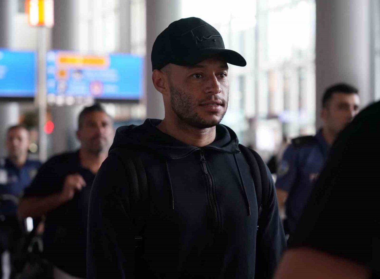 Alex Oxlade-Chamberlain, İstanbul’a geldi