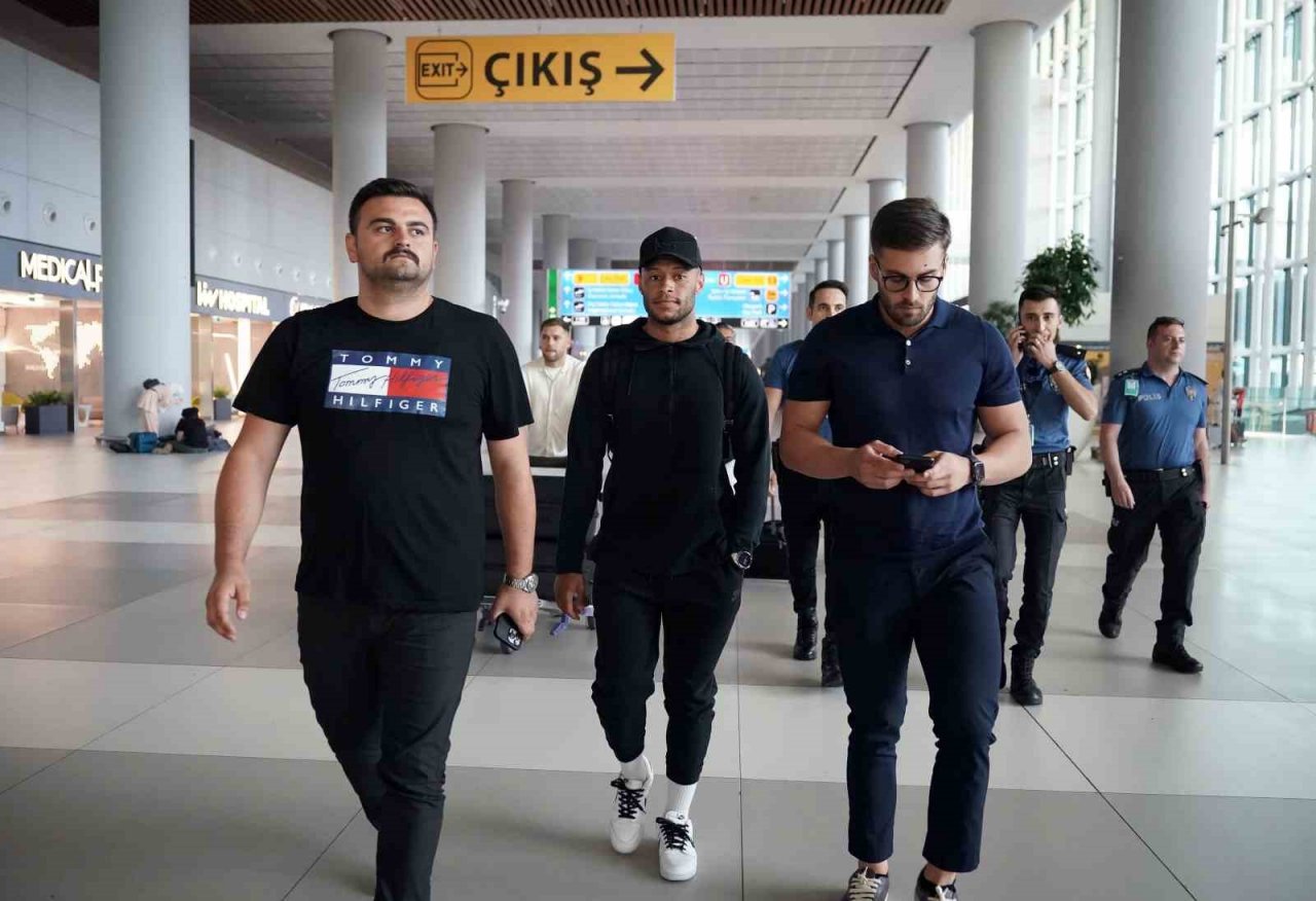 Alex Oxlade-Chamberlain, İstanbul’a geldi