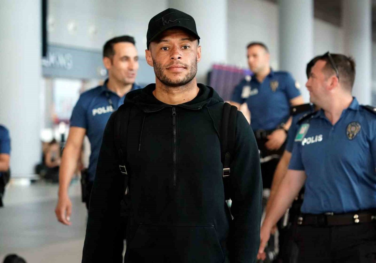 Alex Oxlade-Chamberlain, İstanbul’a geldi