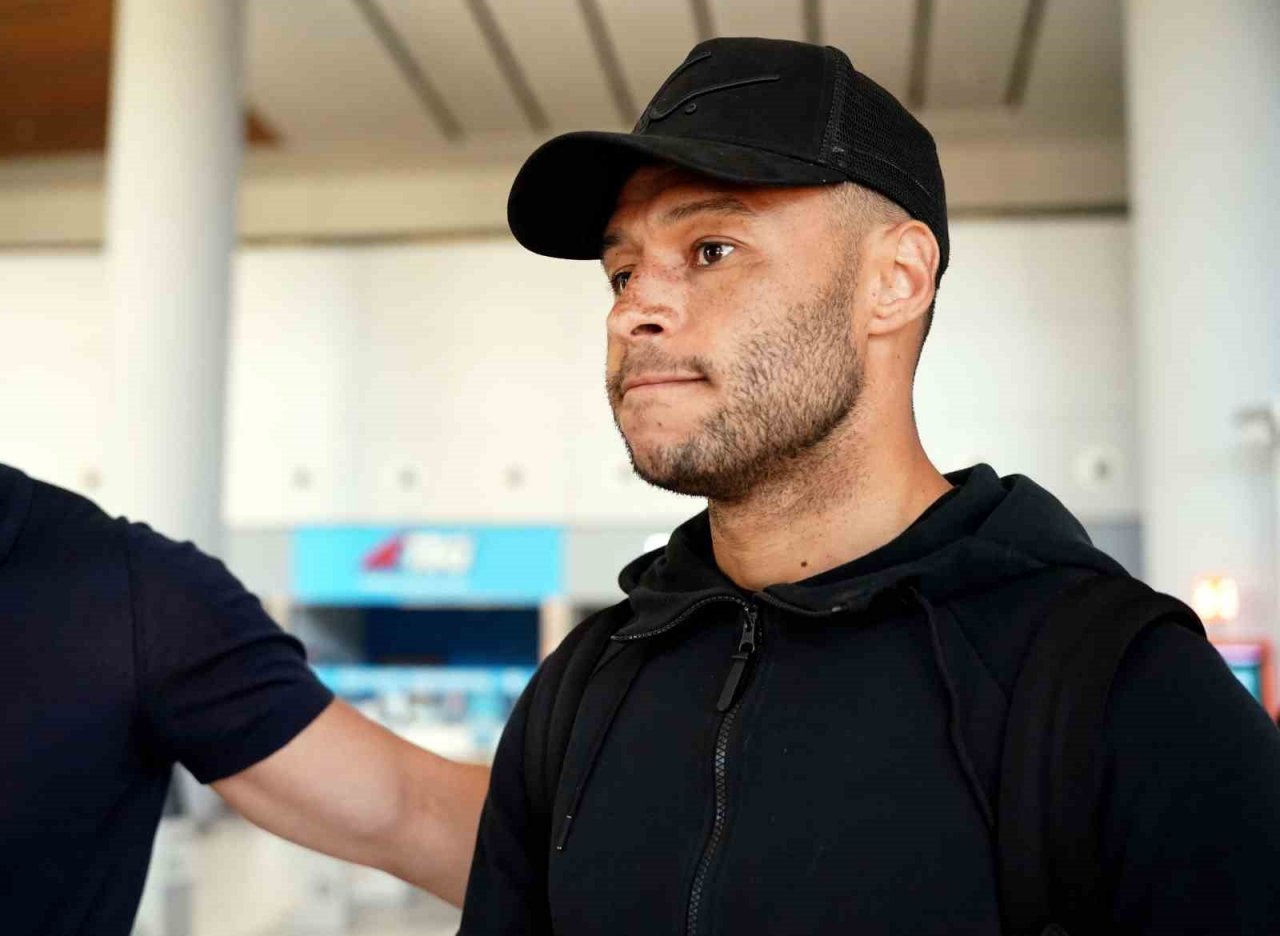 Alex Oxlade-Chamberlain, İstanbul’a geldi