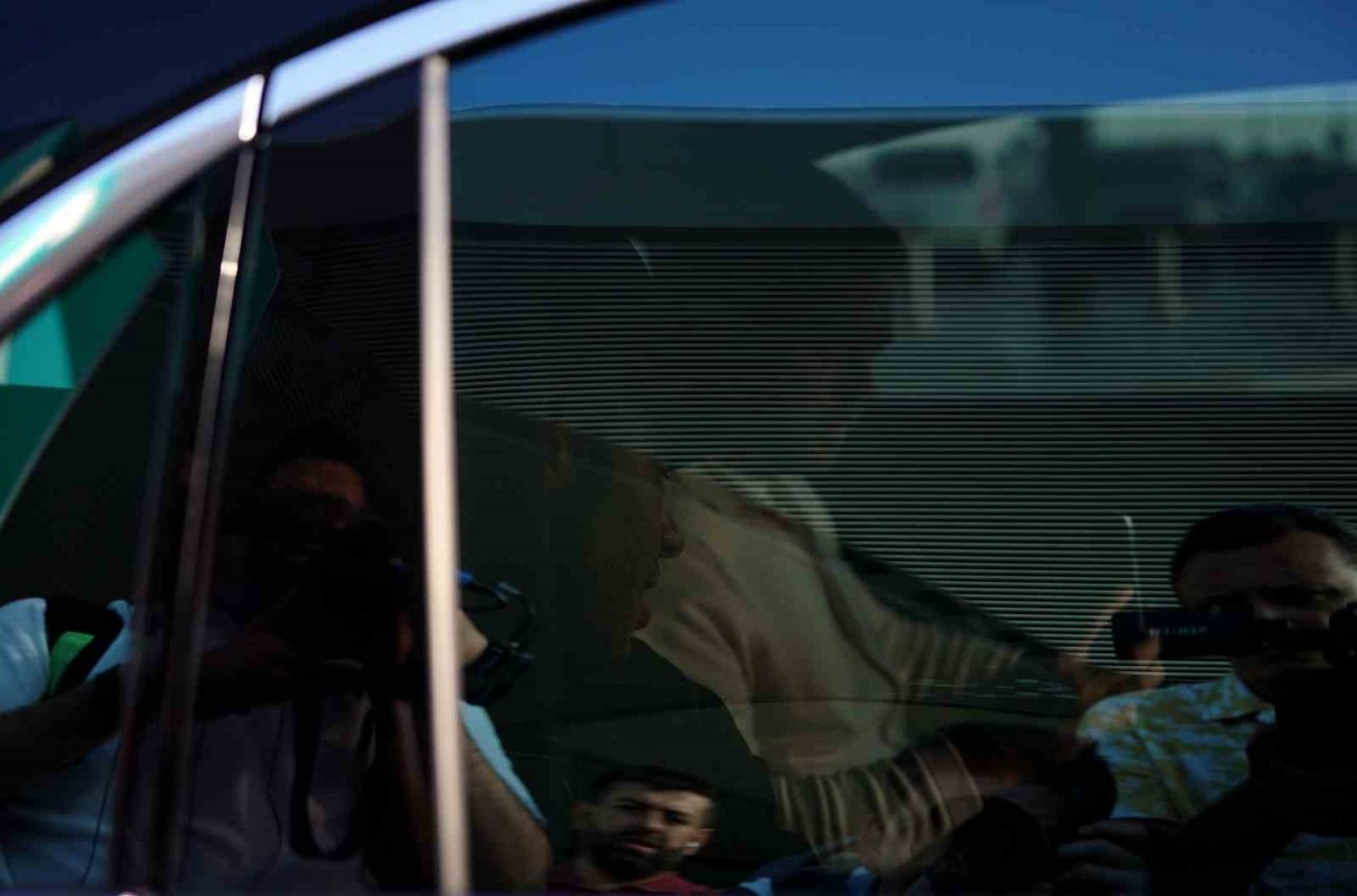 Alex Oxlade-Chamberlain, İstanbul’a geldi