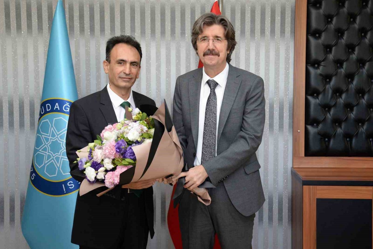 Veteriner fakültesinde yeni Dekan Prof. Dr. Bayram Şenlik oldu