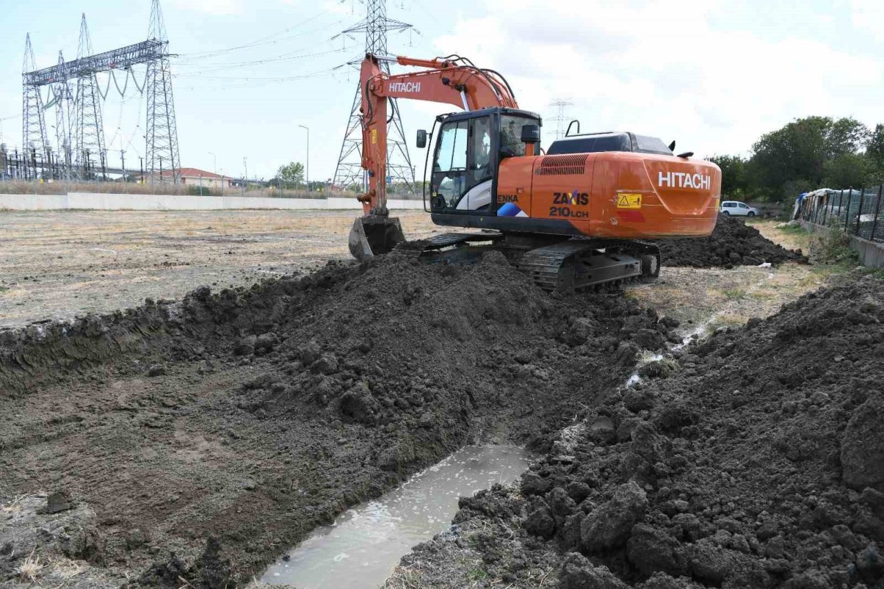 Lapseki Belediyesi kapalı ve açık düğün salonunun temeli atıldı