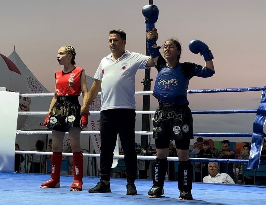 Canikli sporcular turnuvanın yıldızı oldu