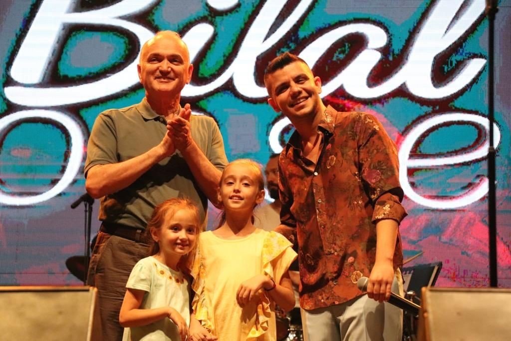 Bilal Sonses’ten muhteşem sahne