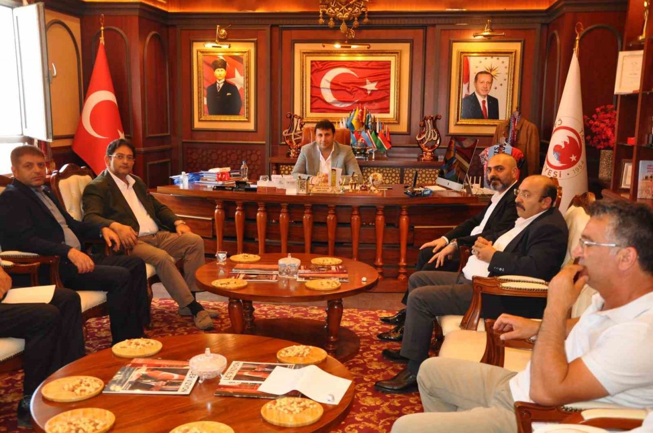 ETB Başkanı Oral: “Pilot ilçe Çat”