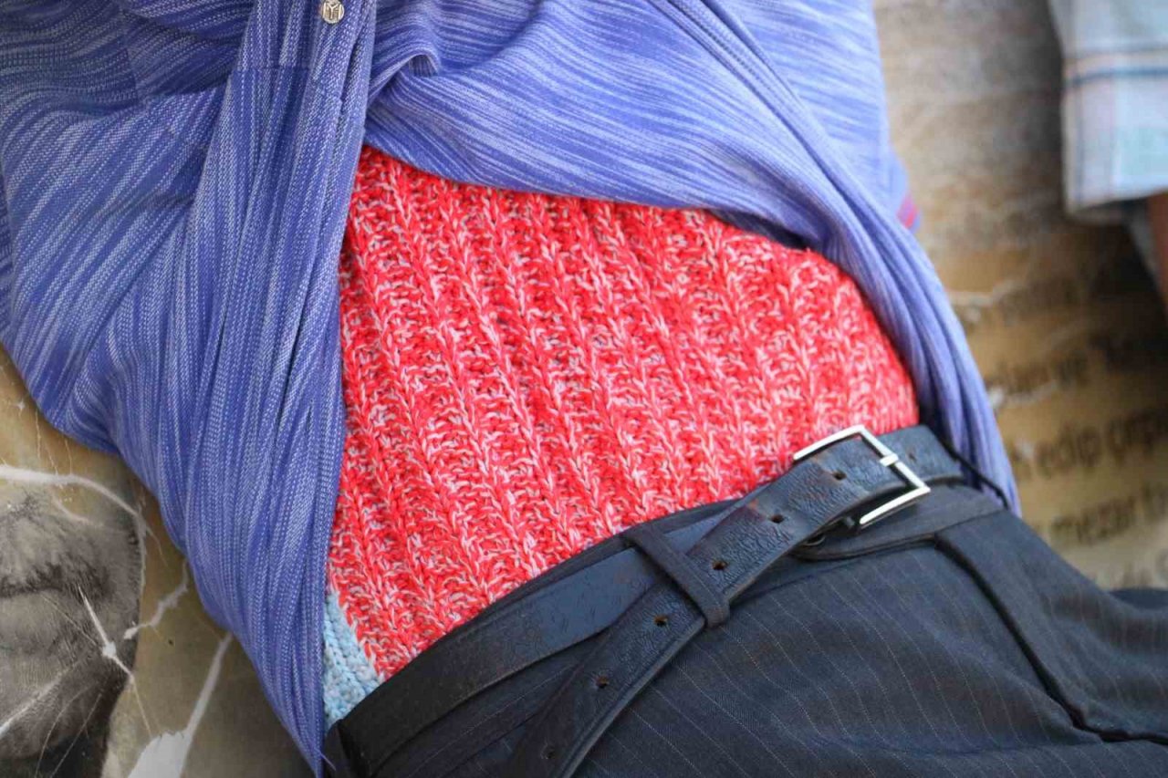 Sivas’ta kavuran sıcağa rağmen terk edilmeyen alışkanlık görenleri hayrete düşürdü