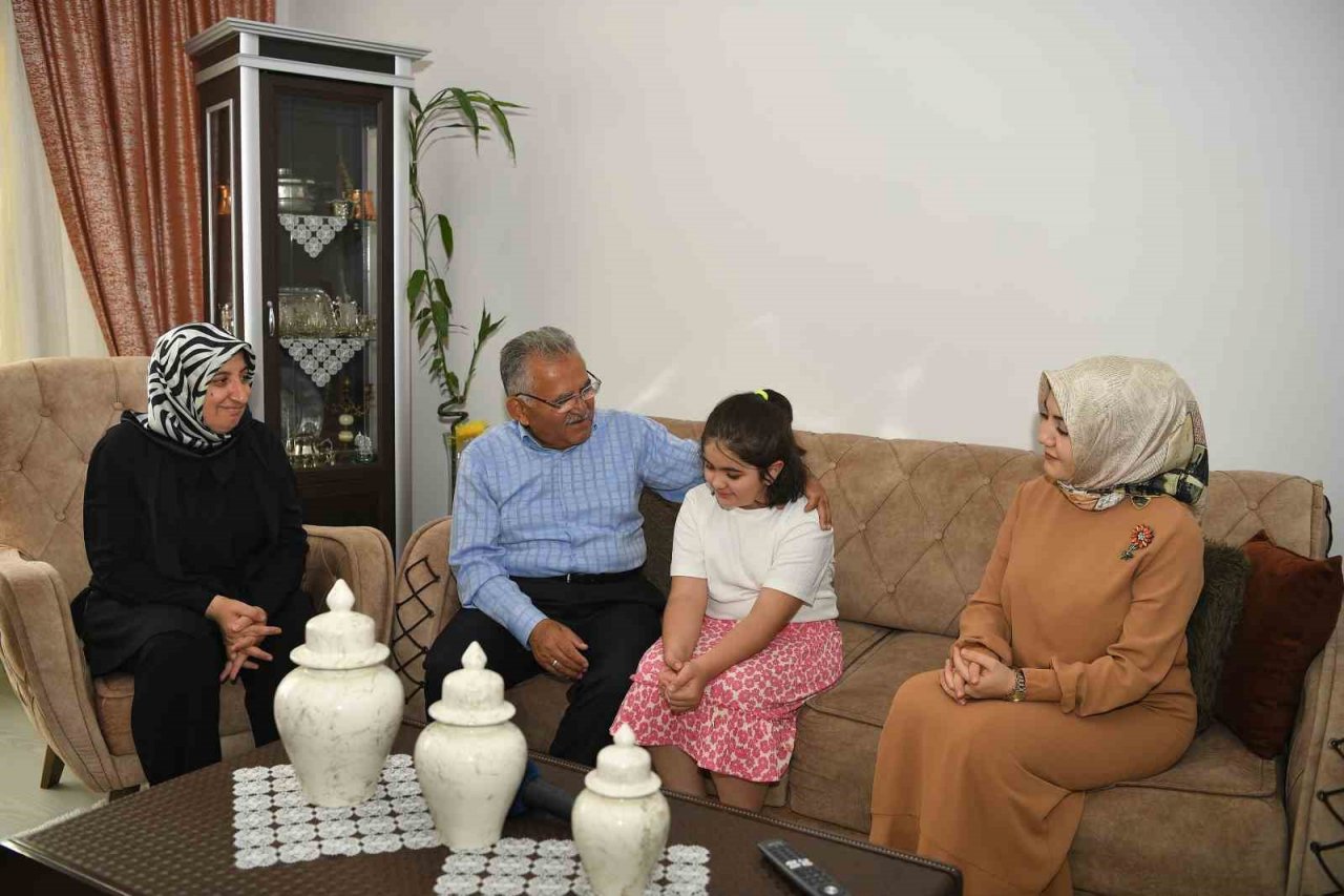 Başkan Büyükkılıç, Özel Öğrenci Zeynep’in Misafiri Oldu