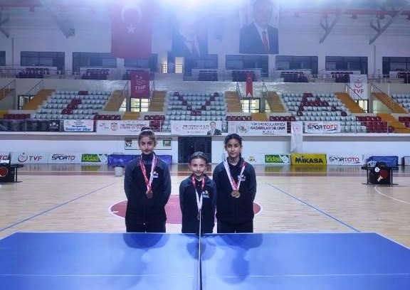 Kocasinan Masa Tenisi Takımı Şampiyon Oldu