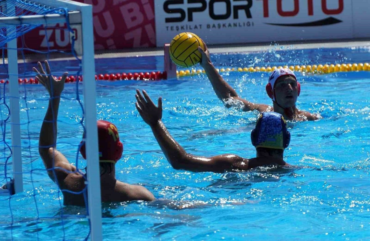 Manisa’da U17 Erkekler Avrupa Sutopu Şampiyonası başladı