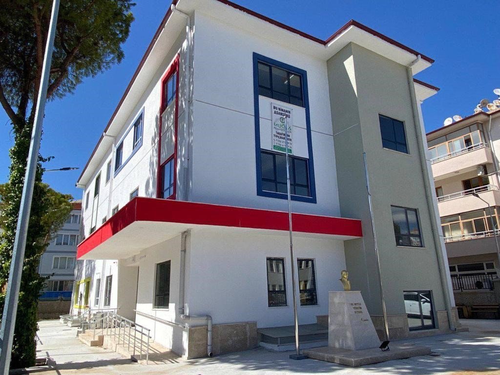 Muğla’da emekli öğretmen çiftin bağışladığı arsaya anaokulu yapıldı