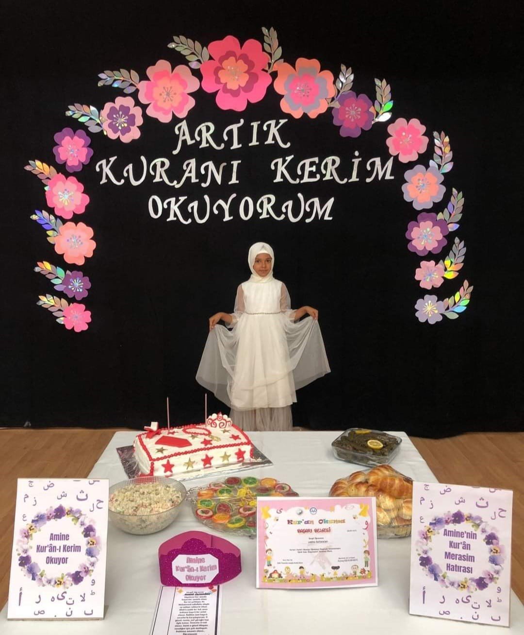 Kur’an öğrenen minikler taç giydiler