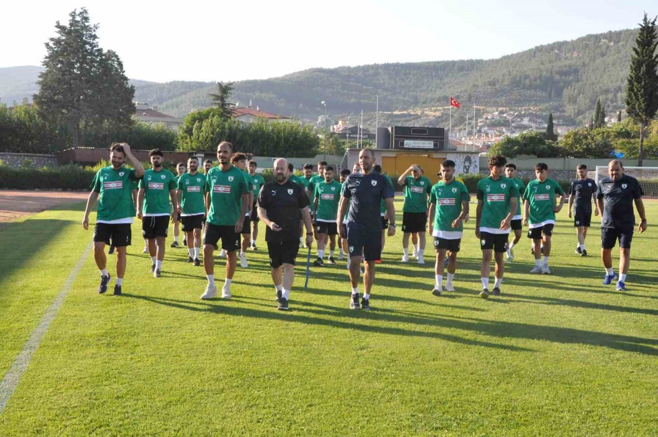 Muğlaspor sezonun ilk antrenmanı için sahaya indi