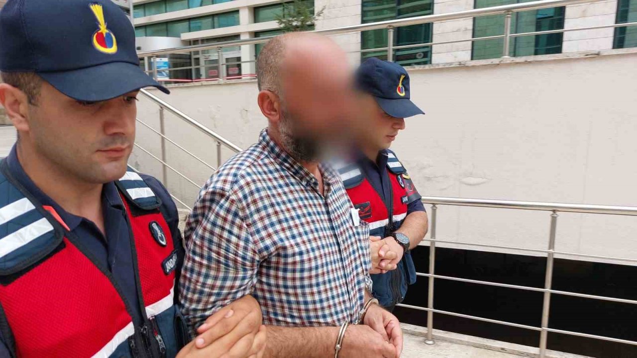 Tartıştığı şahsı boynundan bıçakladı