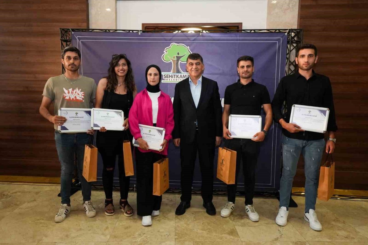 Gençlerin hayali, bir sonraki kareyi üniformalı çektirmek