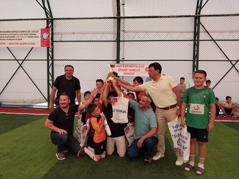 Simav Yaz Kur’an Kursları futbol turnuvası sona erdi