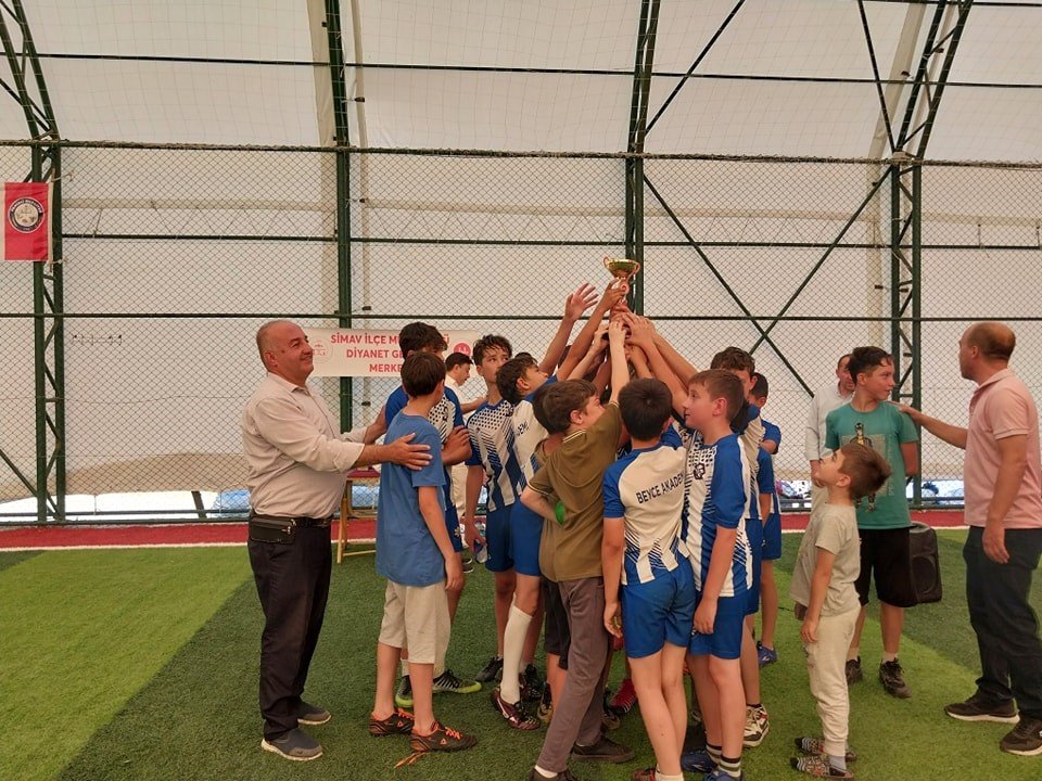 Simav Yaz Kur’an Kursları futbol turnuvası sona erdi