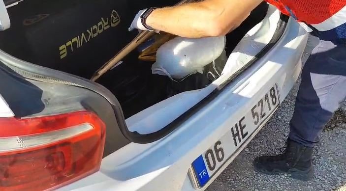 ’Raket’ tepki verdi, 7 kilo 428 gram esrar ele geçirildi