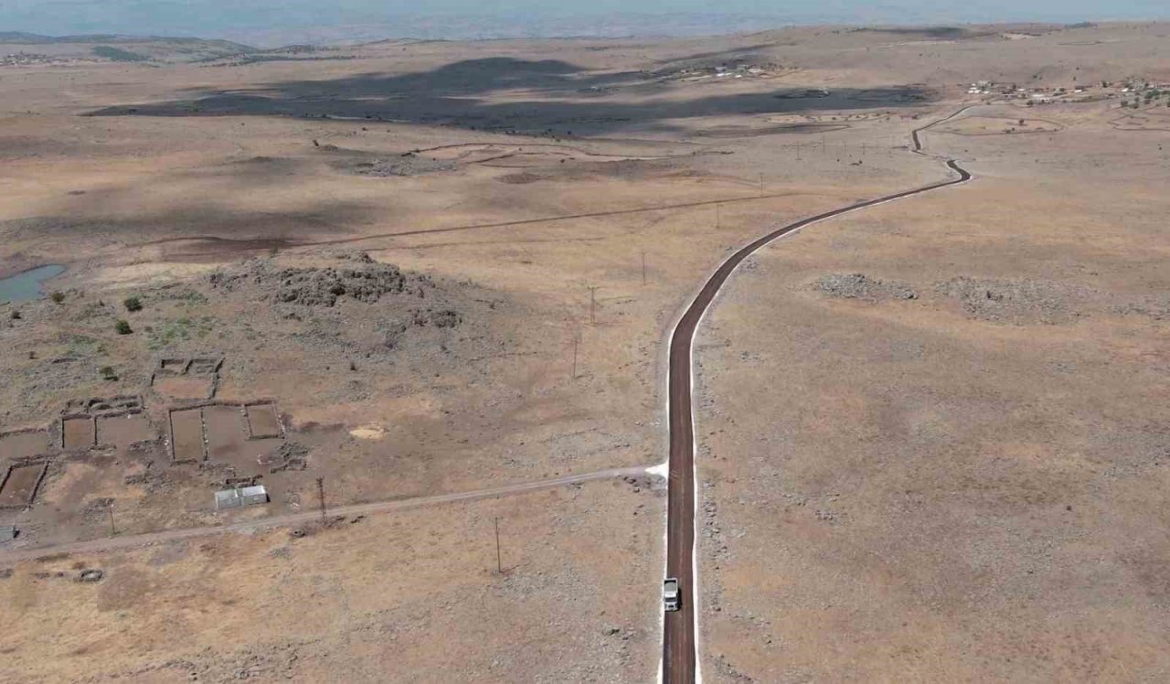 Siverek’in bozuk yollarını büyükşehir yapıyor