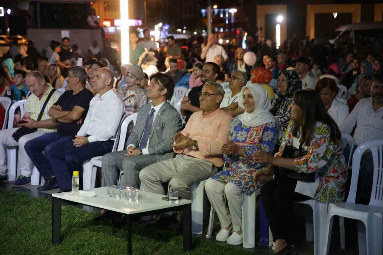 Uluslararası Şair Şeyhi Şiir ve Sanat Festivali, final gecesi ile sona erdi