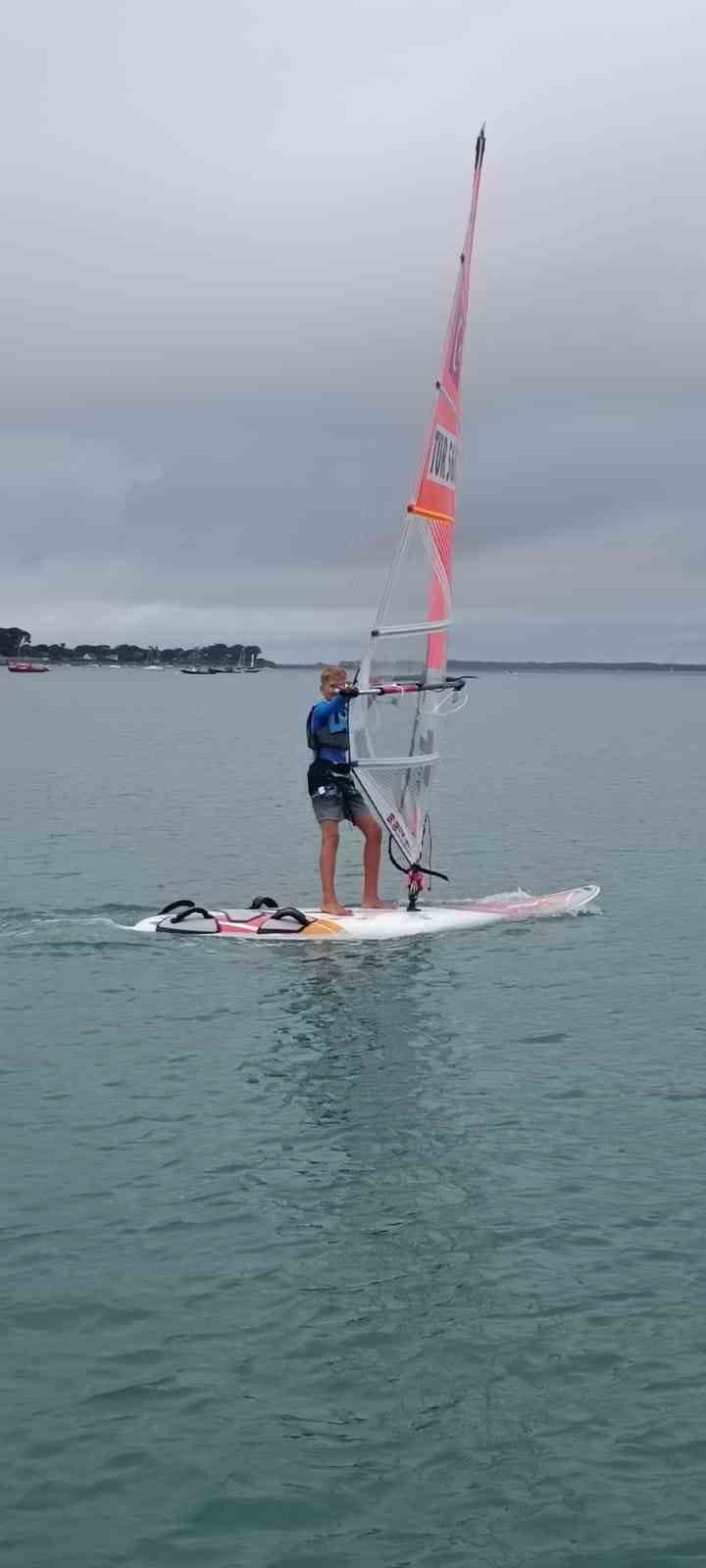 11 yaşındaki milli sörfçü Sarp, dünya üçüncüsü oldu