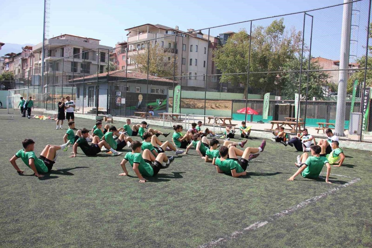 Genç horozlar yeni sezona iddialı hazırlanıyor