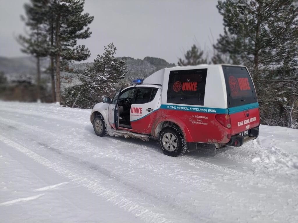 Denizli UMKE, 146 gönüllü sağlık çalışanı ile görev başında